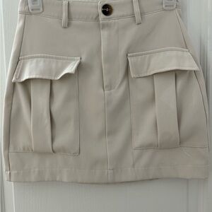 Women's Cream Cargo Shorts